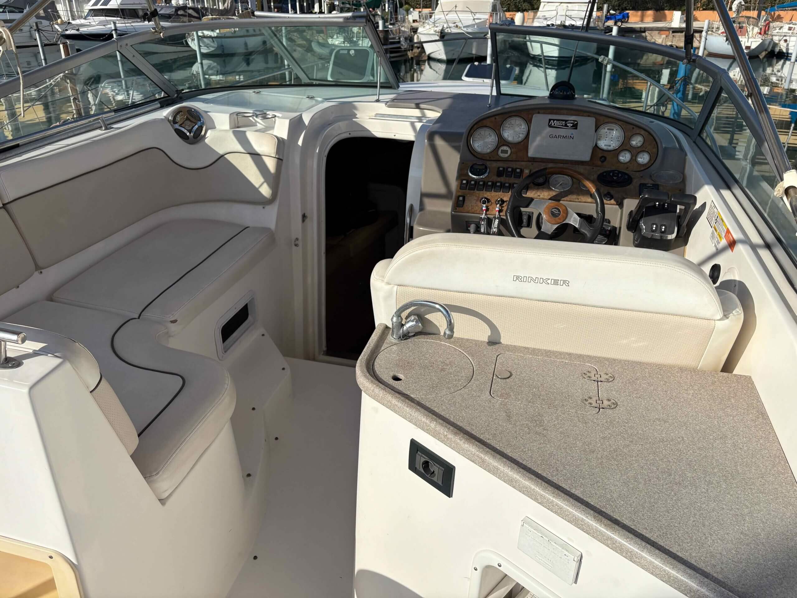 Rinker 300 Cruiser – Année 2008 Moteurs Neufs