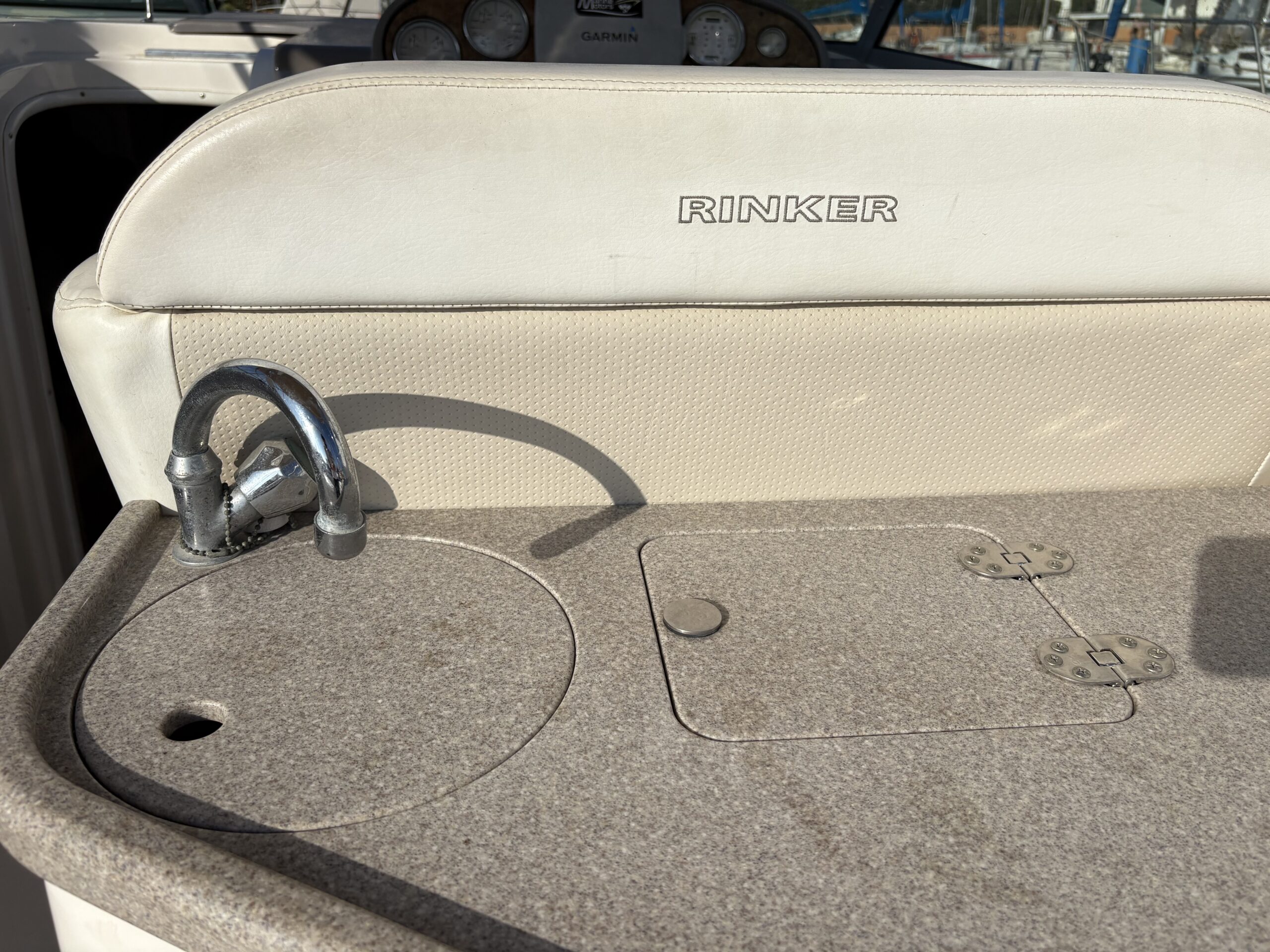 Rinker 300 Cruiser – Année 2008 Moteurs Neufs