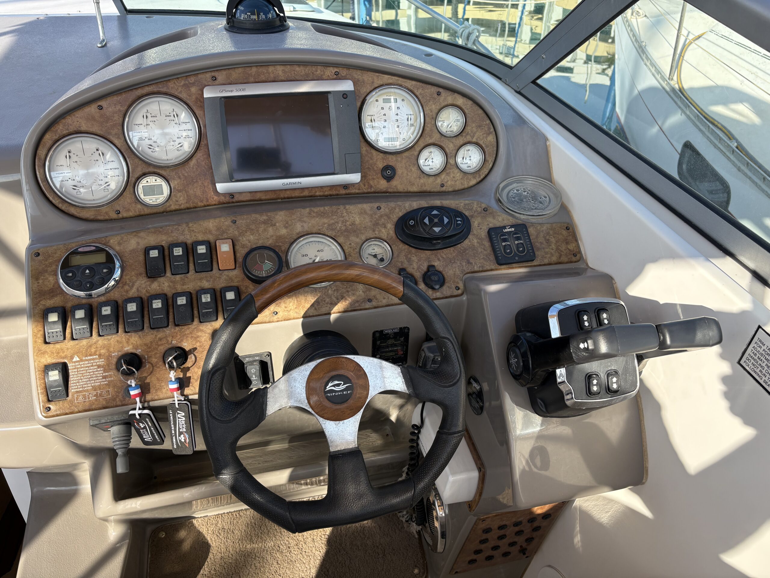 Rinker 300 Cruiser – Année 2008 Moteurs Neufs