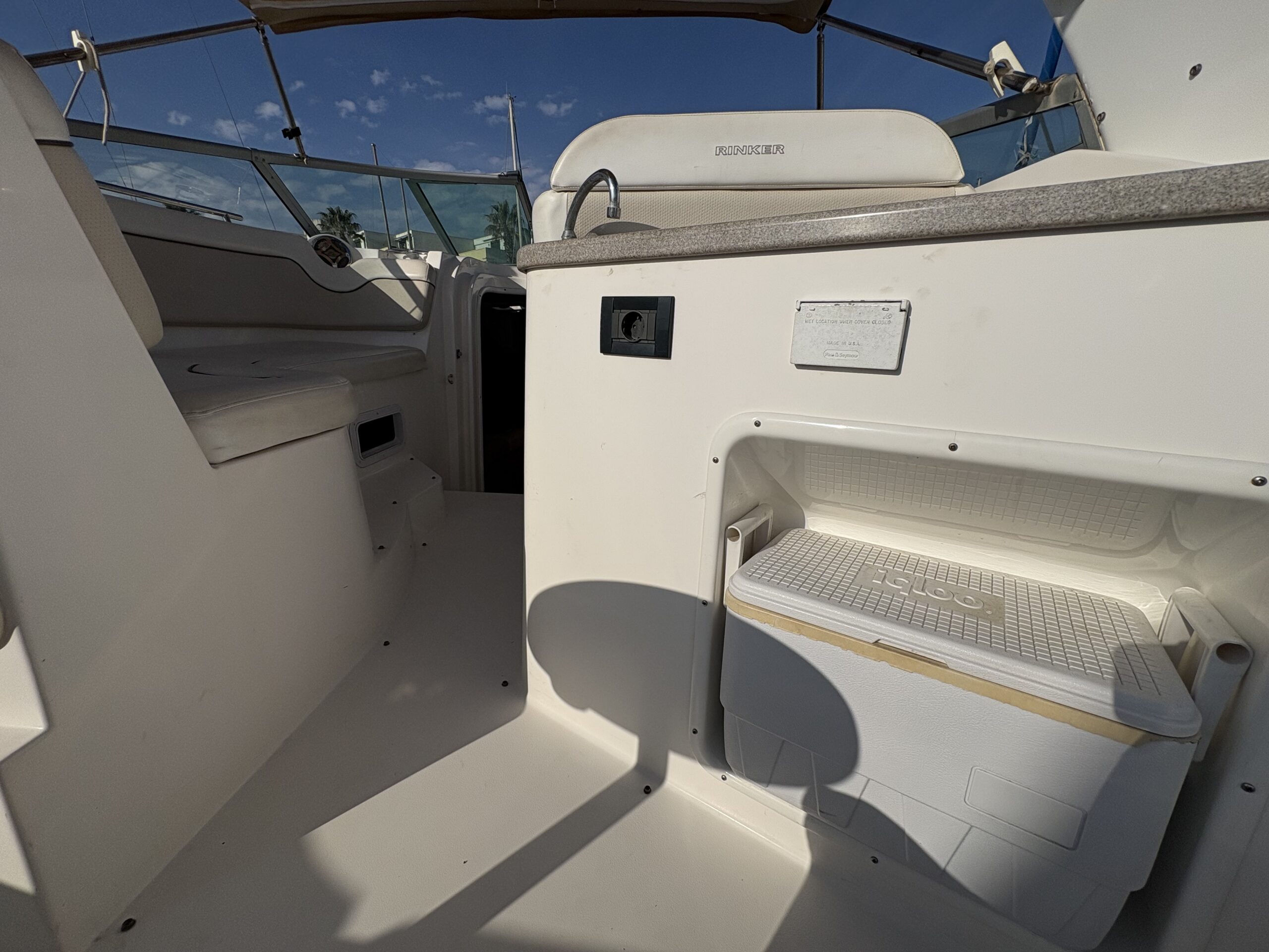 Rinker 300 Cruiser – Année 2008 Moteurs Neufs
