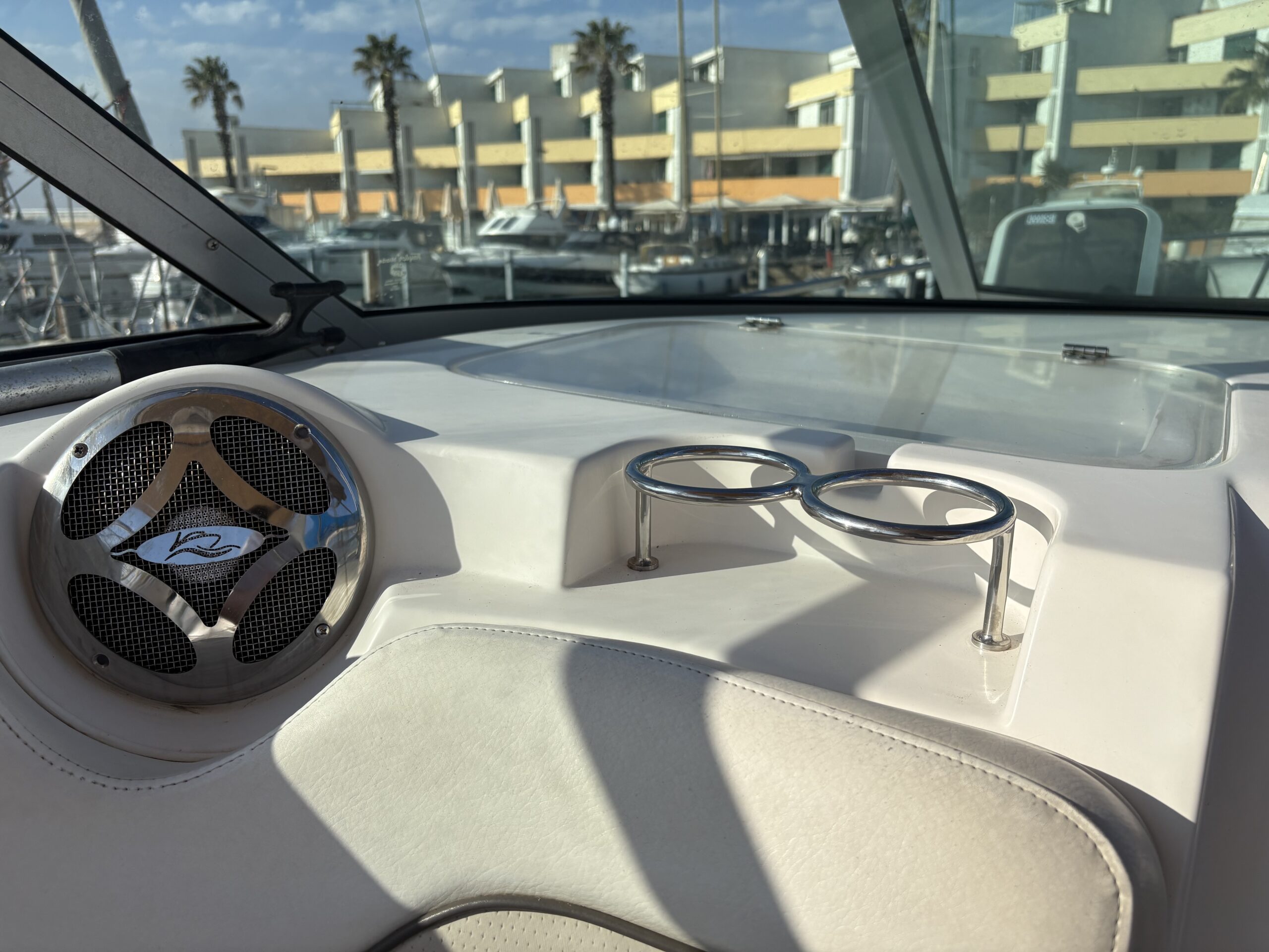 Rinker 300 Cruiser – Année 2008 Moteurs Neufs