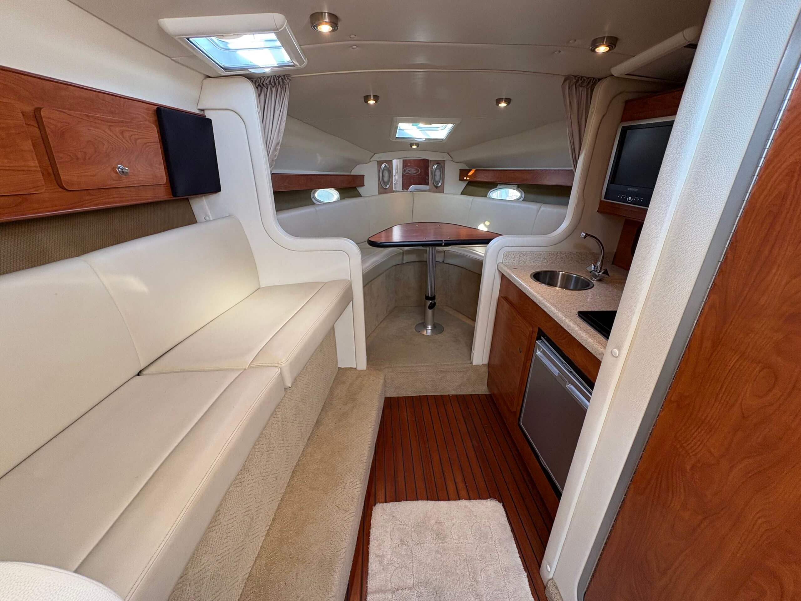 Rinker 300 Cruiser – Année 2008 Moteurs Neufs