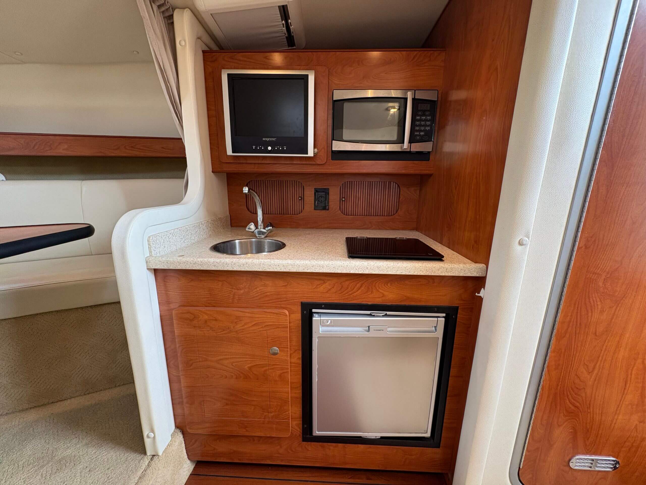 Rinker 300 Cruiser – Année 2008 Moteurs Neufs