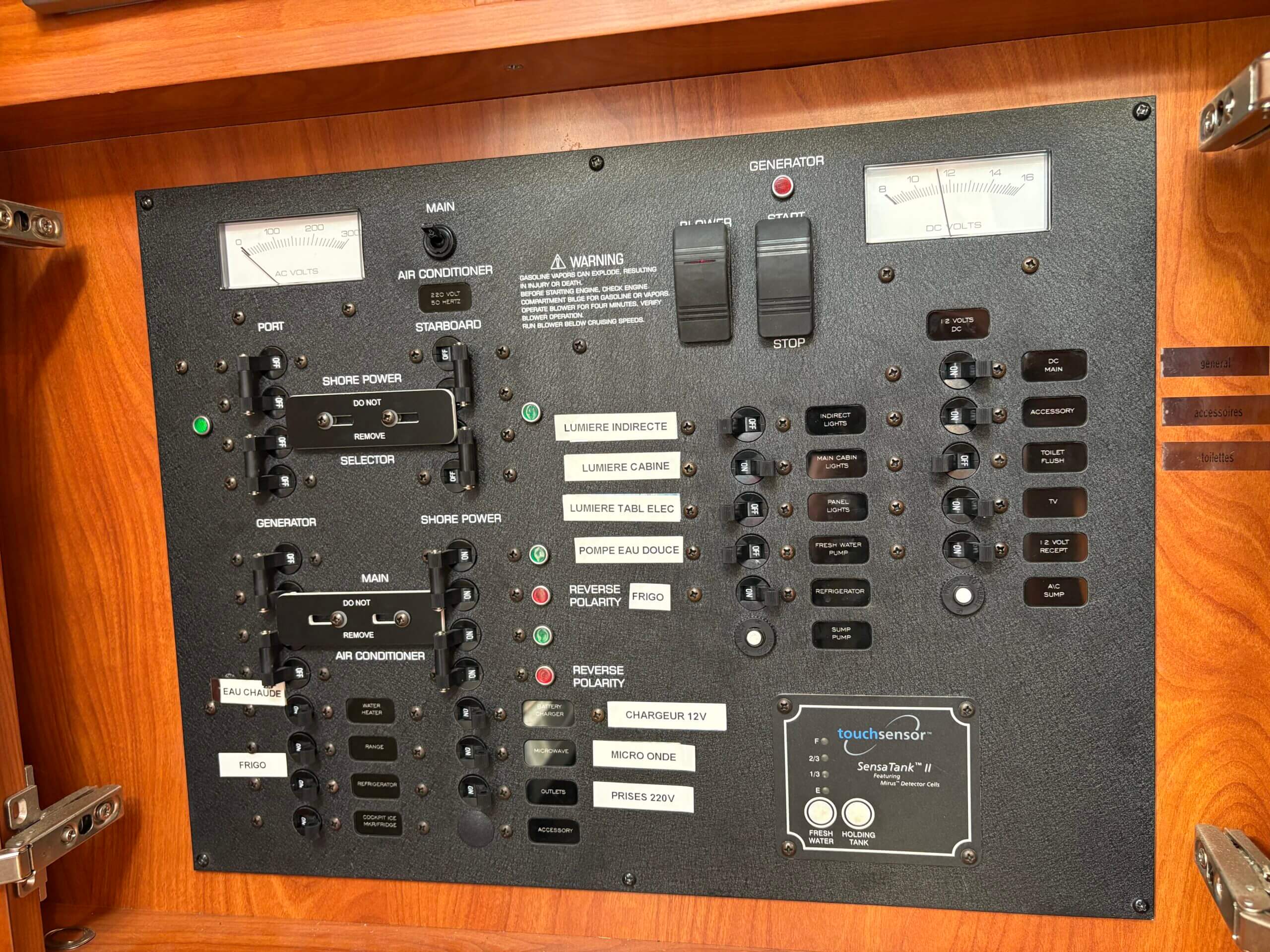 Rinker 300 Cruiser – Année 2008 Moteurs Neufs