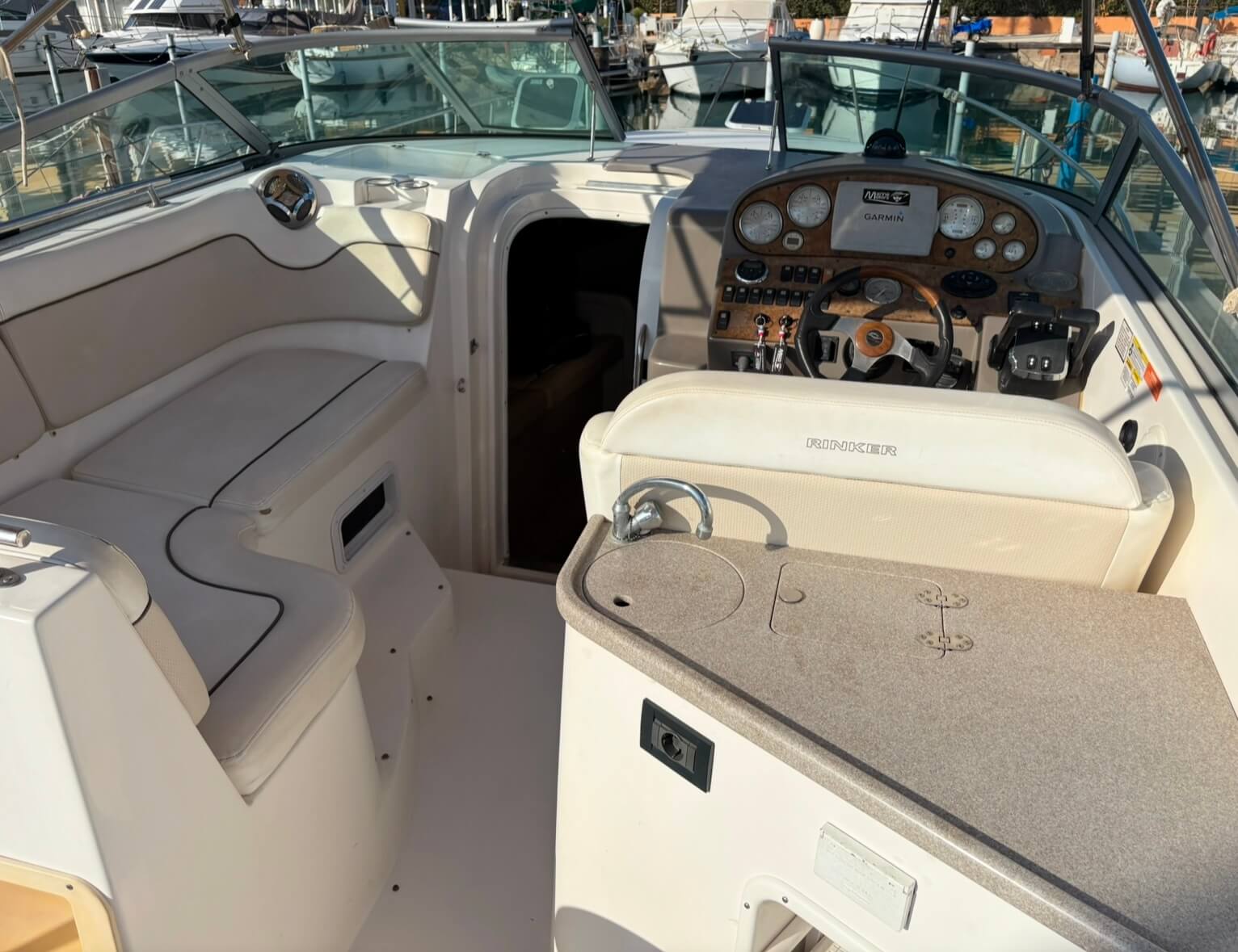 Rinker 300 Cruiser – Année 2008 Moteurs Neufs