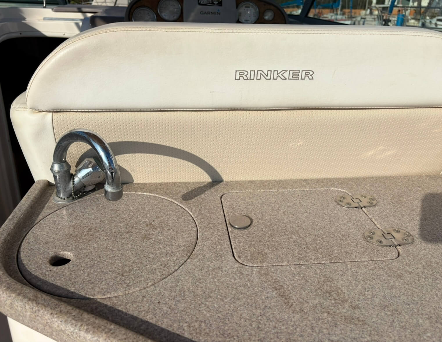 Rinker 300 Cruiser – Année 2008 Moteurs Neufs