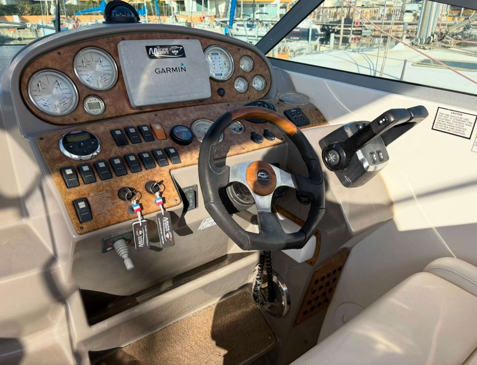 Rinker 300 Cruiser – Année 2008 Moteurs Neufs