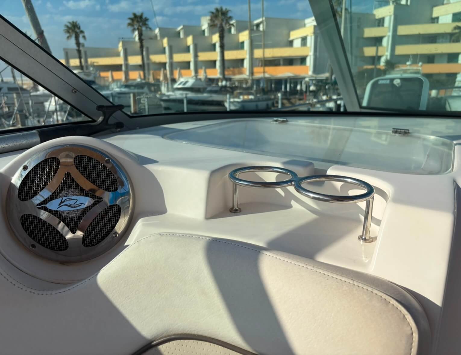 Rinker 300 Cruiser – Année 2008 Moteurs Neufs