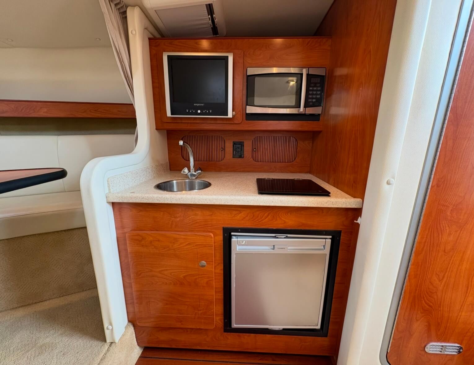 Rinker 300 Cruiser – Année 2008 Moteurs Neufs