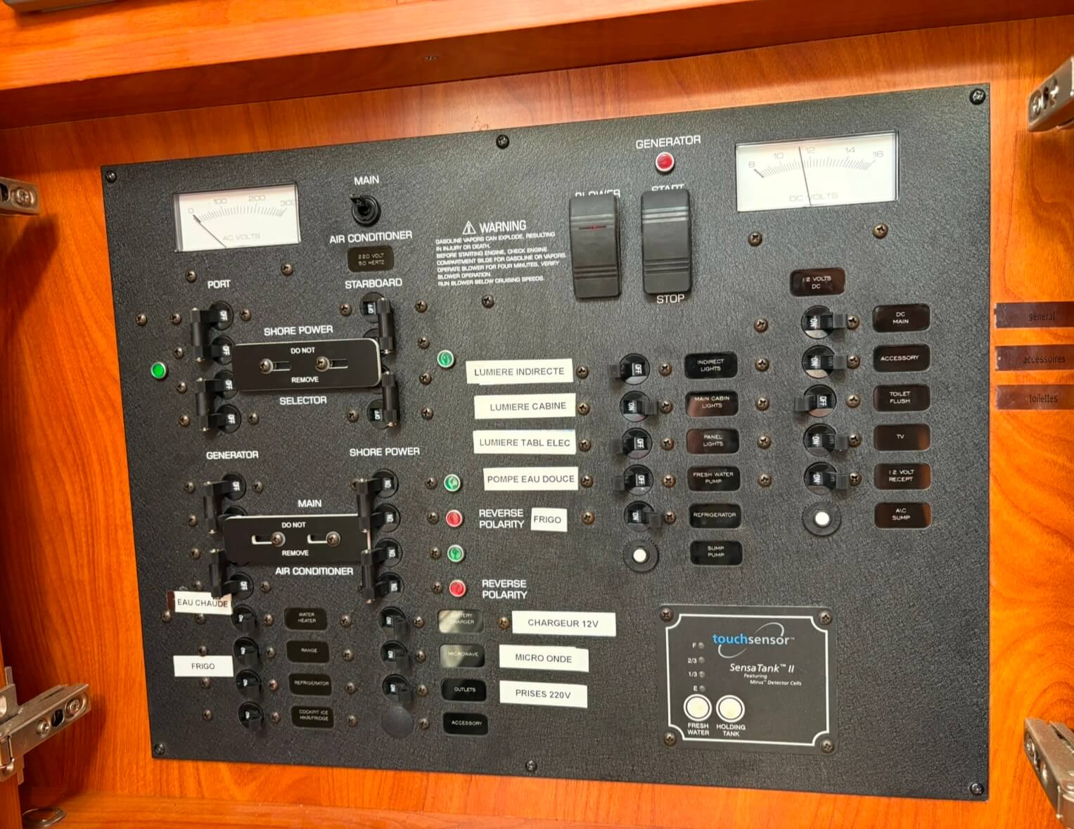 Rinker 300 Cruiser – Année 2008 Moteurs Neufs