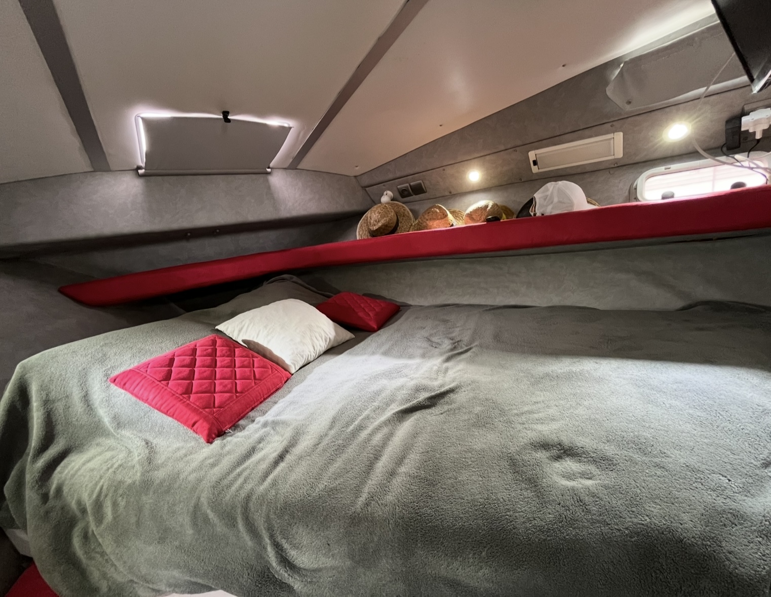 Jamaica 30 FB 2x 200cv