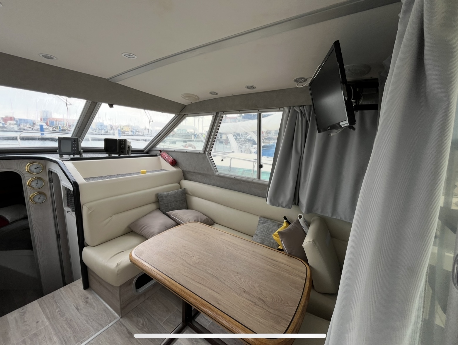 Jamaica 30 FB 2x 200cv