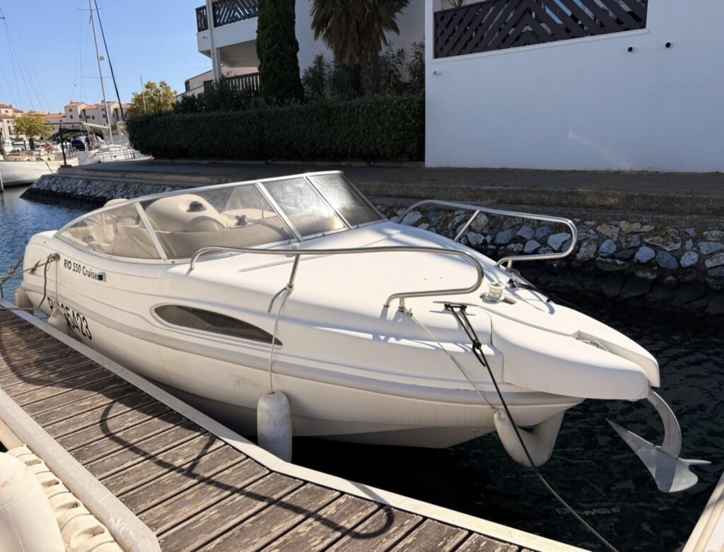 Rio Cruiser 550 80 cv Yamaha – place de port en Amodiation 2038