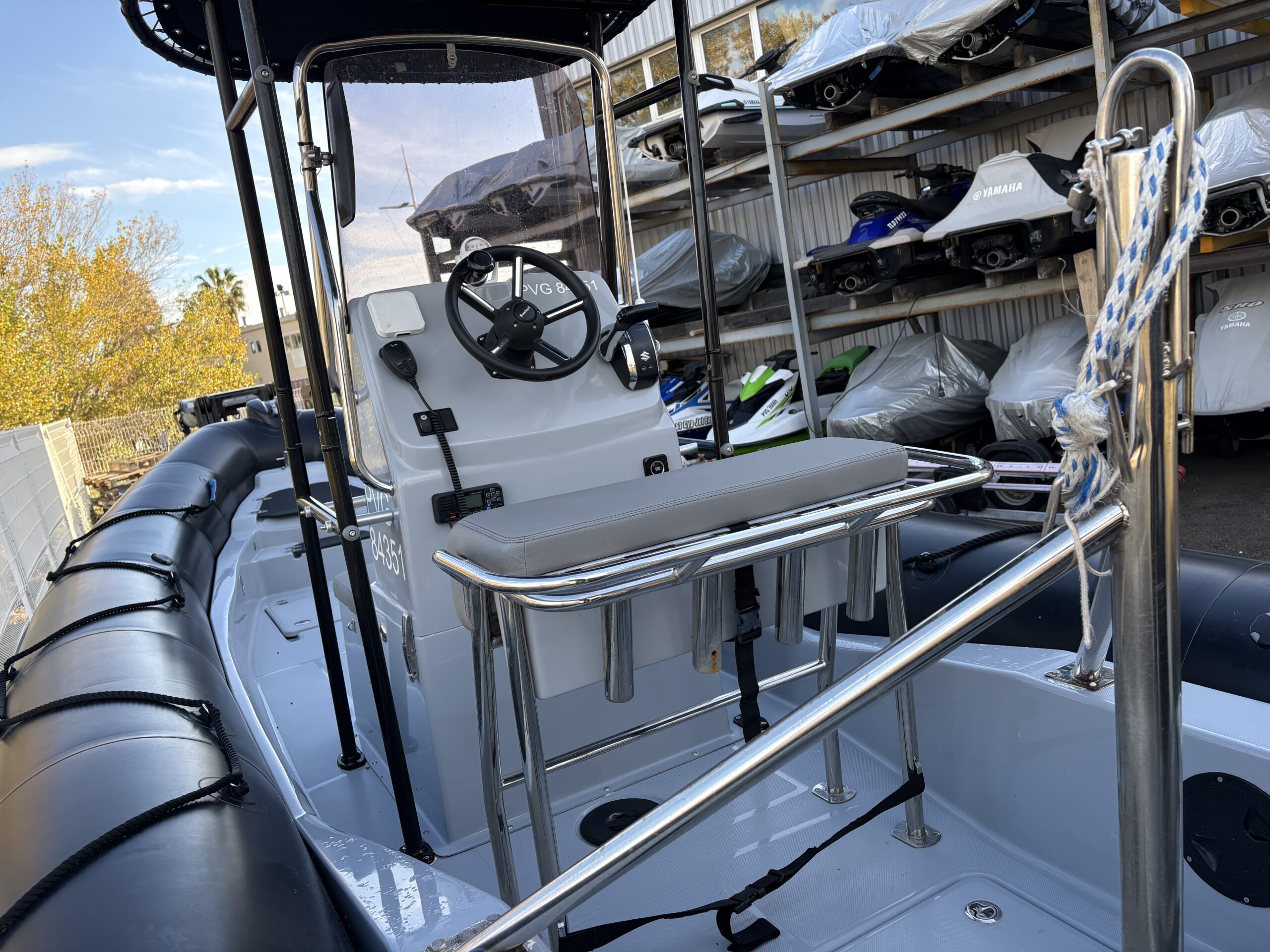 Semi-Rigide Bombard 700 Explorer 2025 – place de port – Financement