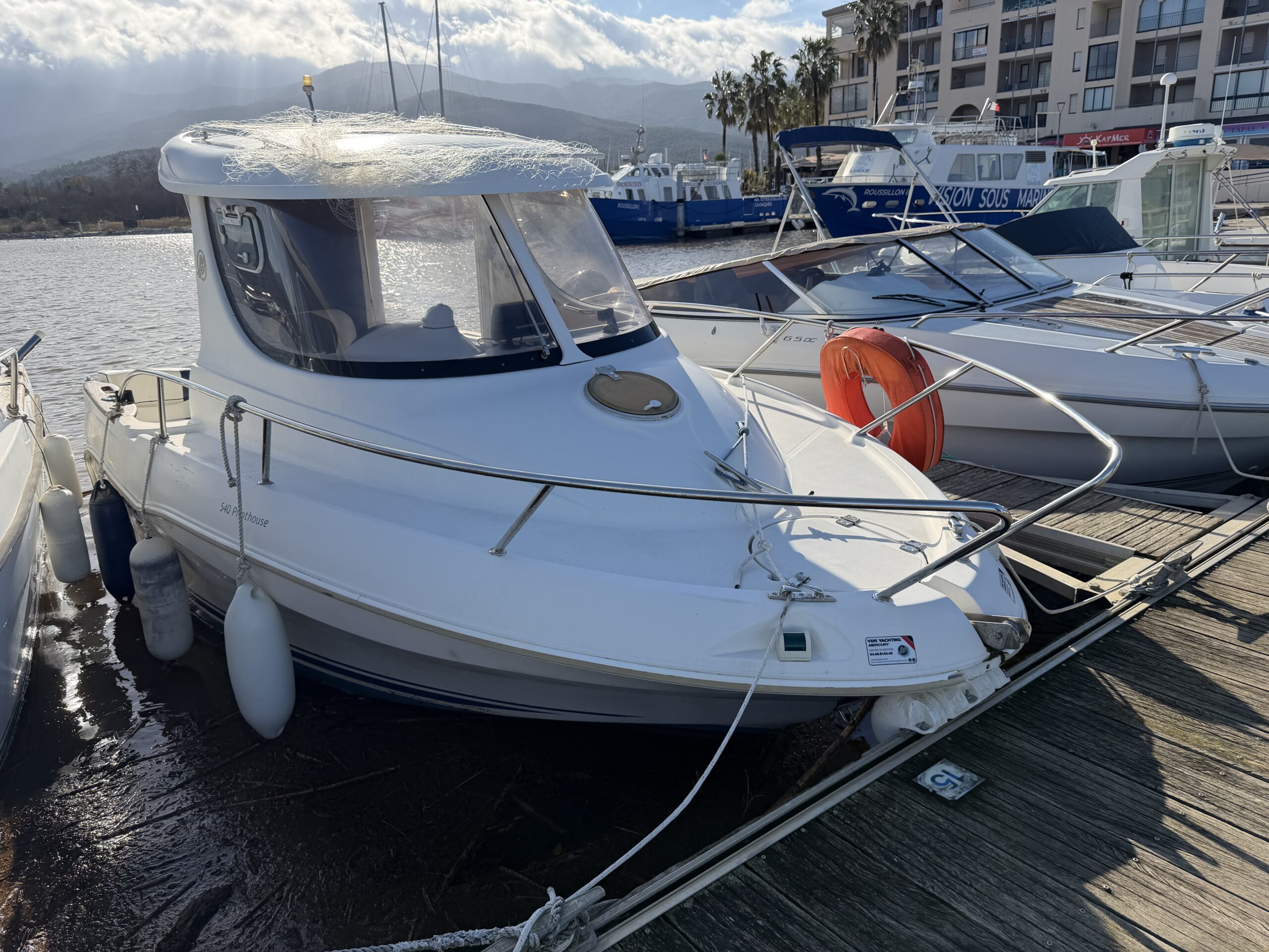 QUICKSILVER QS540 PILOTHOUSE 50cv Mercury 4T