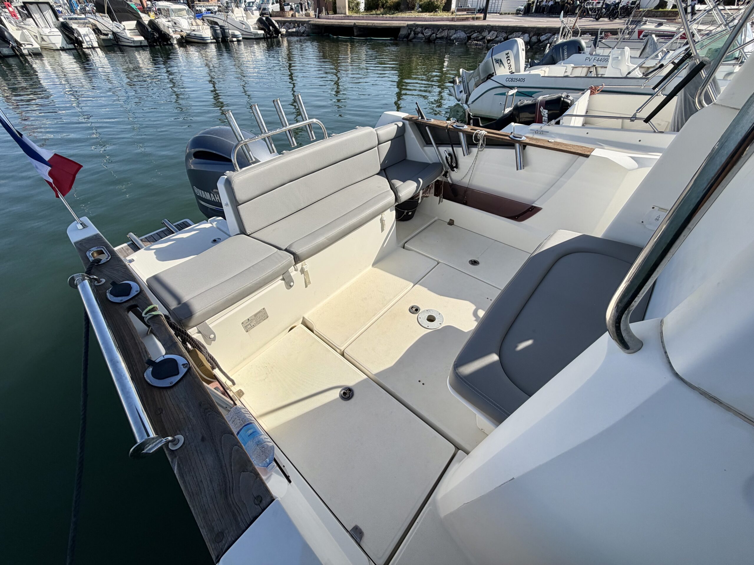 Beneteau Barracuda 7 – 200cv Yamaha