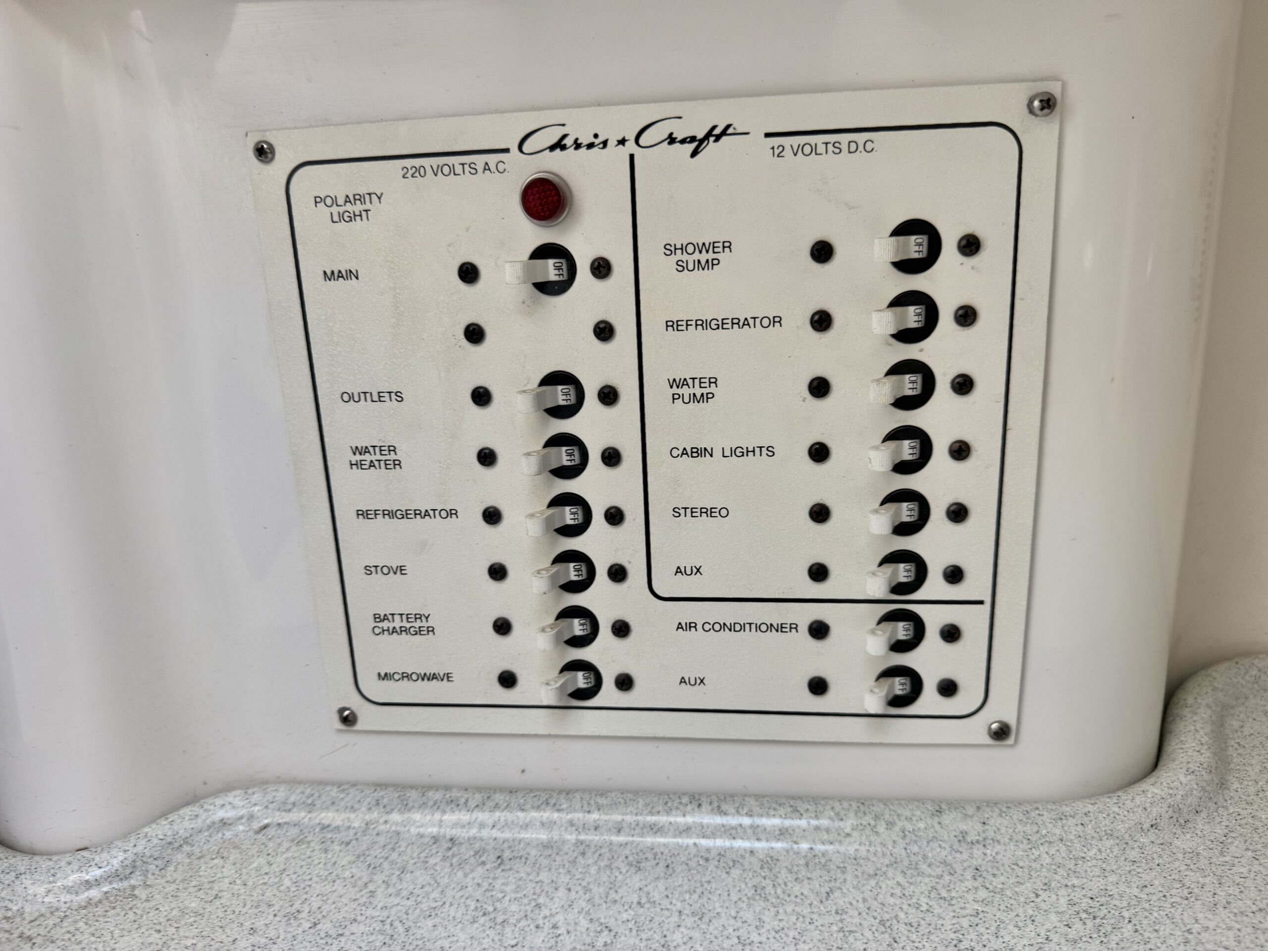 CHRIS-CRAFT CROWN 26 – Volvo Penta 5.7Gi 245 ch