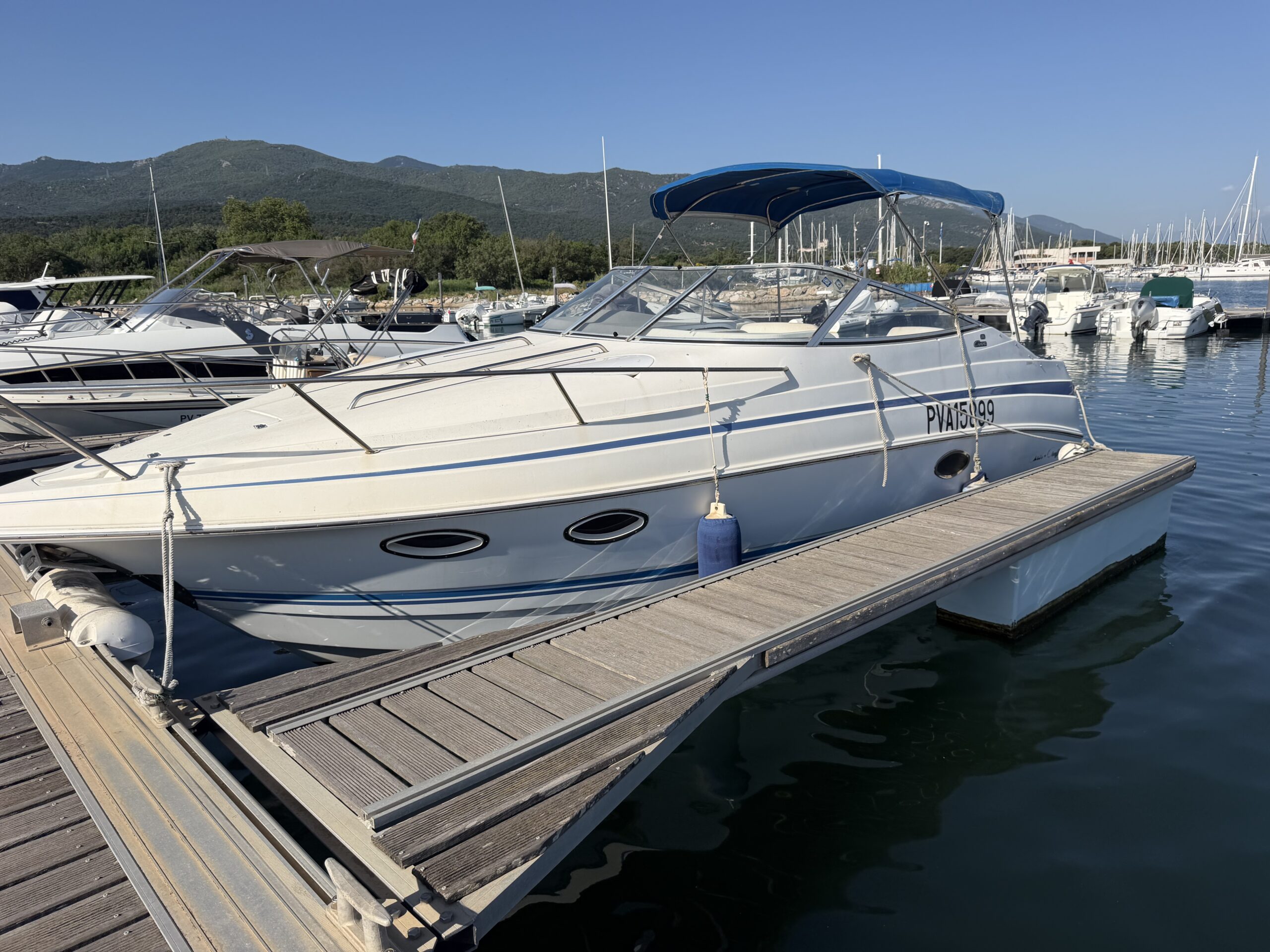 CHRIS-CRAFT CROWN 26 – Volvo Penta 5.7Gi 245 ch