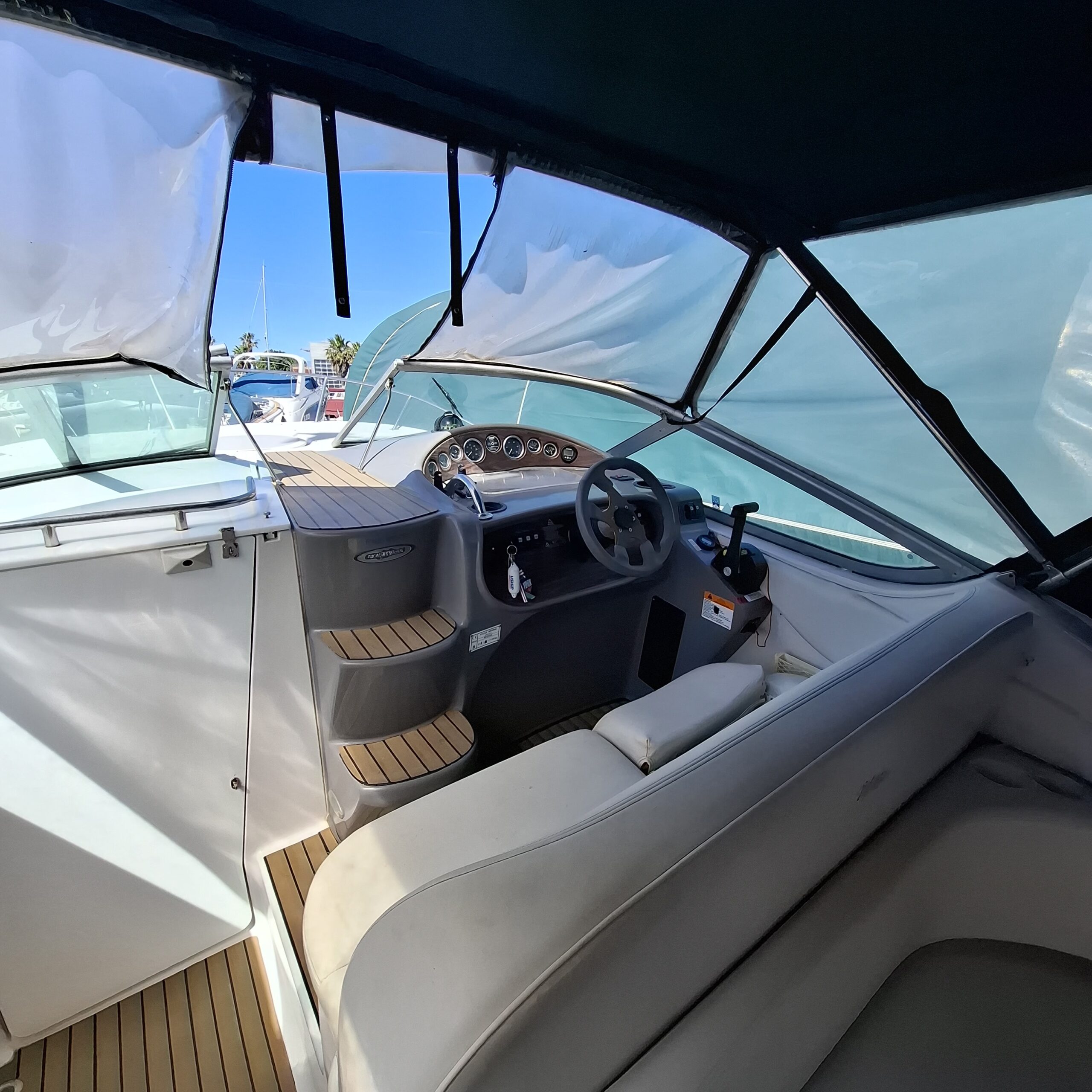 Four Winns 268 vista – Volvo Penta 5.0 GI 245 cv